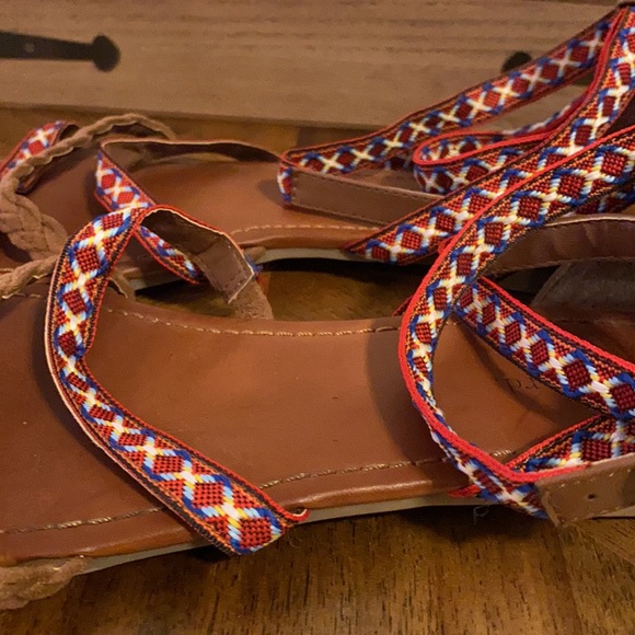 Indigo Rd sandals shoes Boho  Adjustable Strappy Flat 9 - Picture 4 of 11